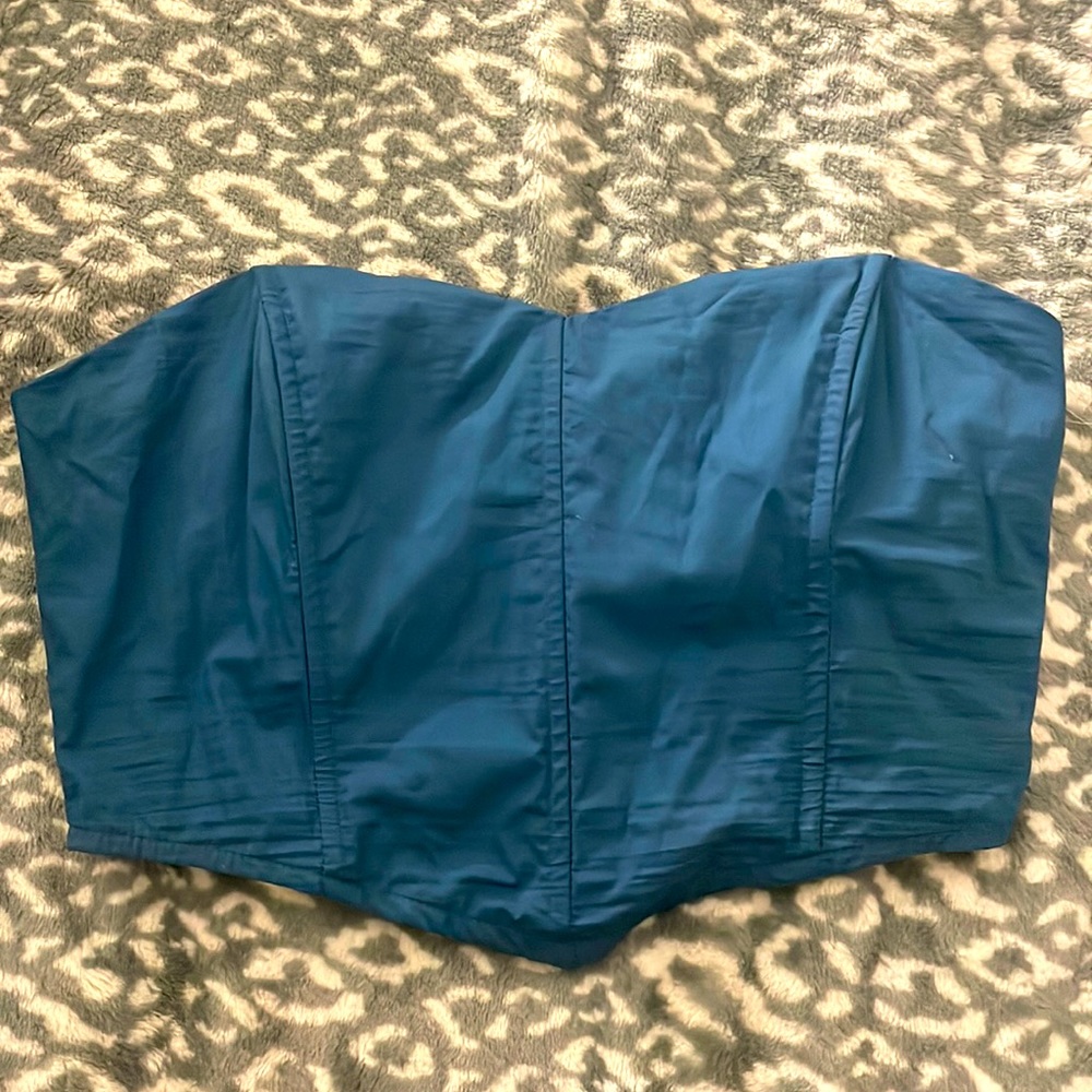 It’s an small, PacSun crop top